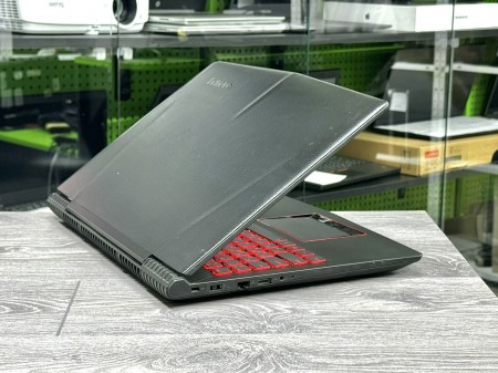 Lenovo Legion Y520-15ikb 519